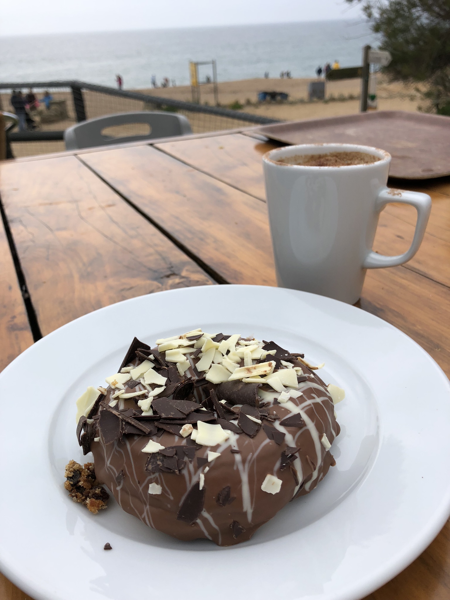 Coffee and cake at Hive beach